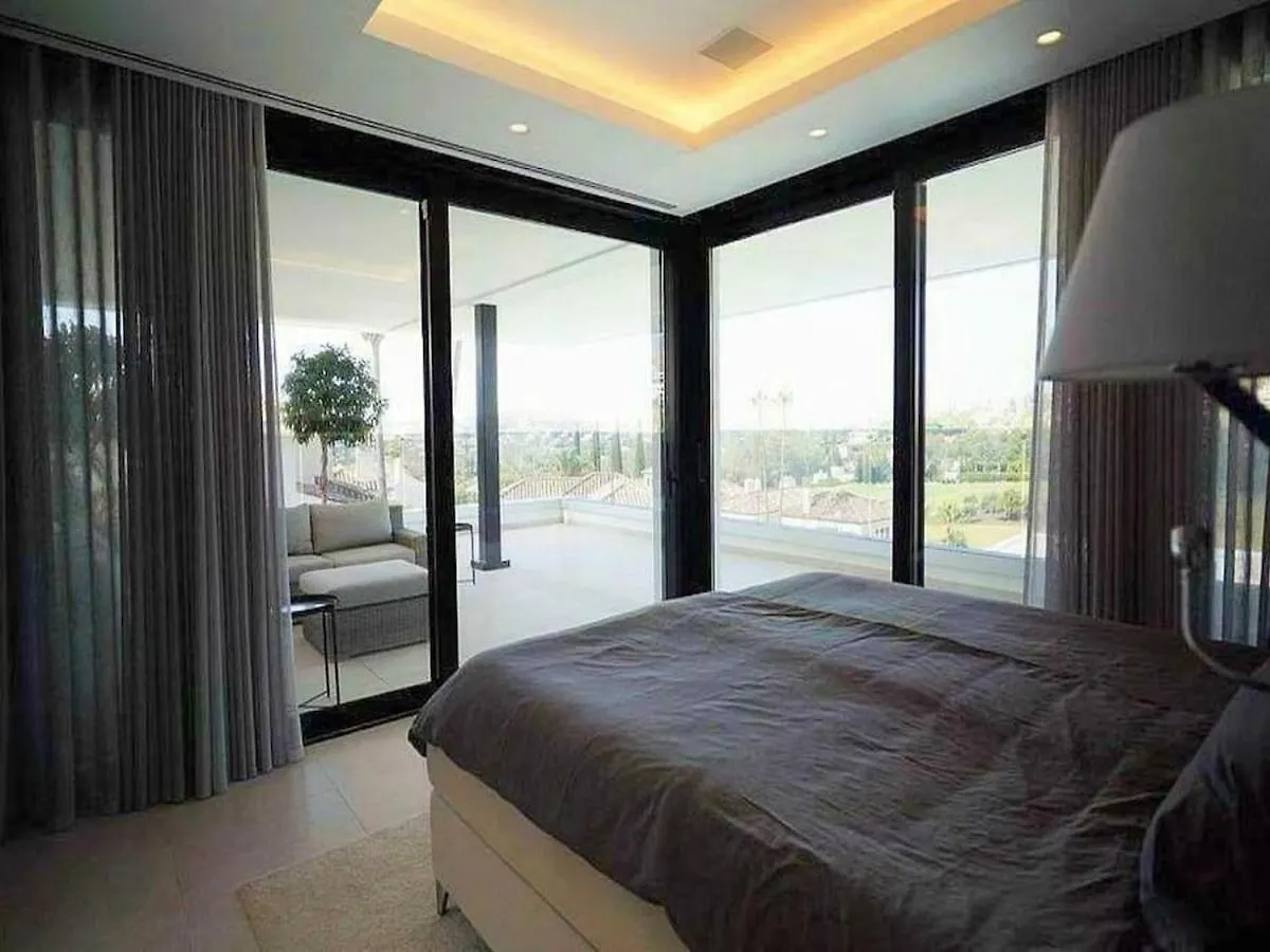 Luxury Villa With Breathtaking Views In Marbella By Lodgerstrip