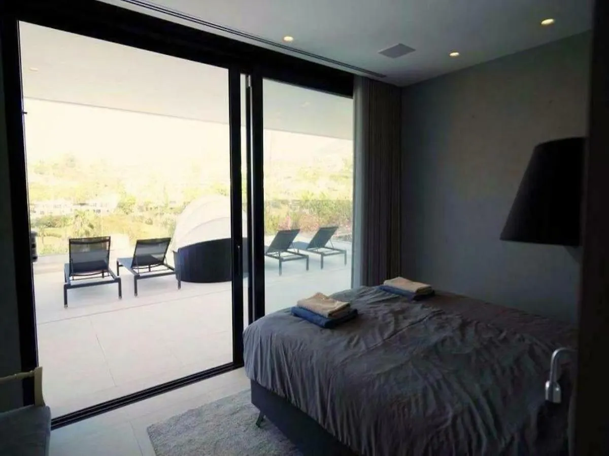 Luxury Villa With Breathtaking Views In Marbella By Lodgerstrip