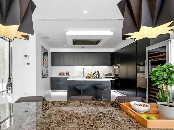 Luxury Villa With Breathtaking Views In Marbella By Lodgerstrip 0*,