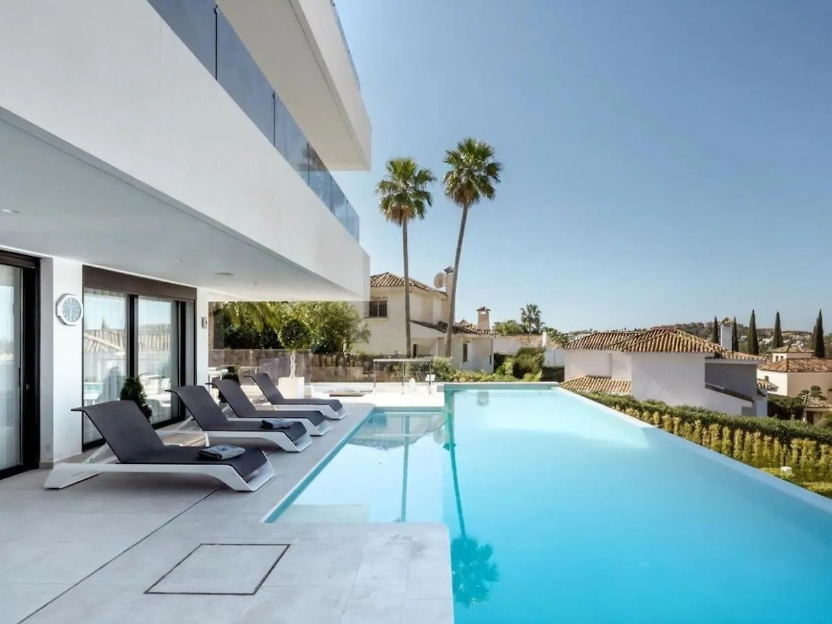 Luxury Villa With Breathtaking Views In Marbella By Lodgerstrip