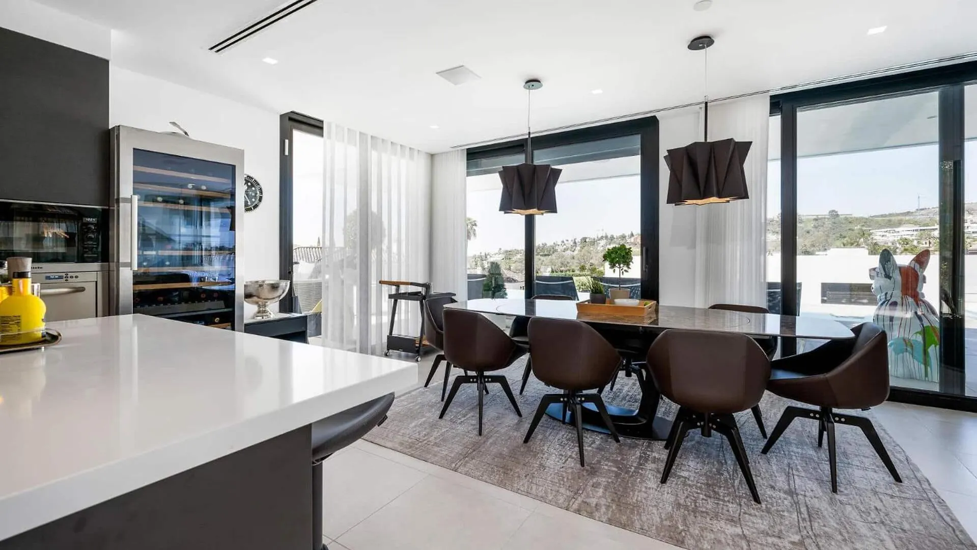 Luxury Villa With Breathtaking Views In Marbella By Lodgerstrip